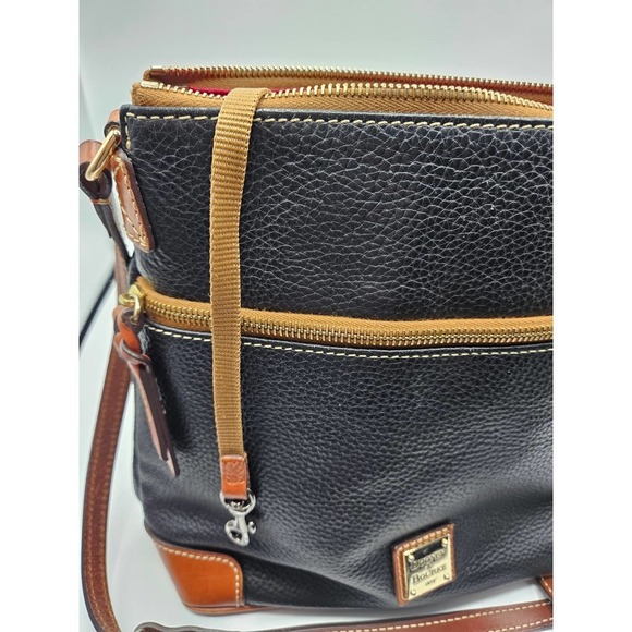 Dooney & Bourke‎ Pebble Grain Letter Carrier Black Red Lining with Dustbag - Picture 16 of 16